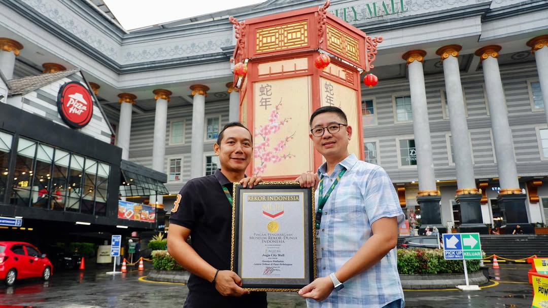 JOGJA CITY MALL RAIH REKOR MURI SEBAGAI PEMRAKARSA LENTERA TERBESAR