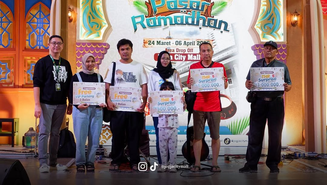 KESERUAN LATE NIGHT SALE DI JOGJA CITY MALL